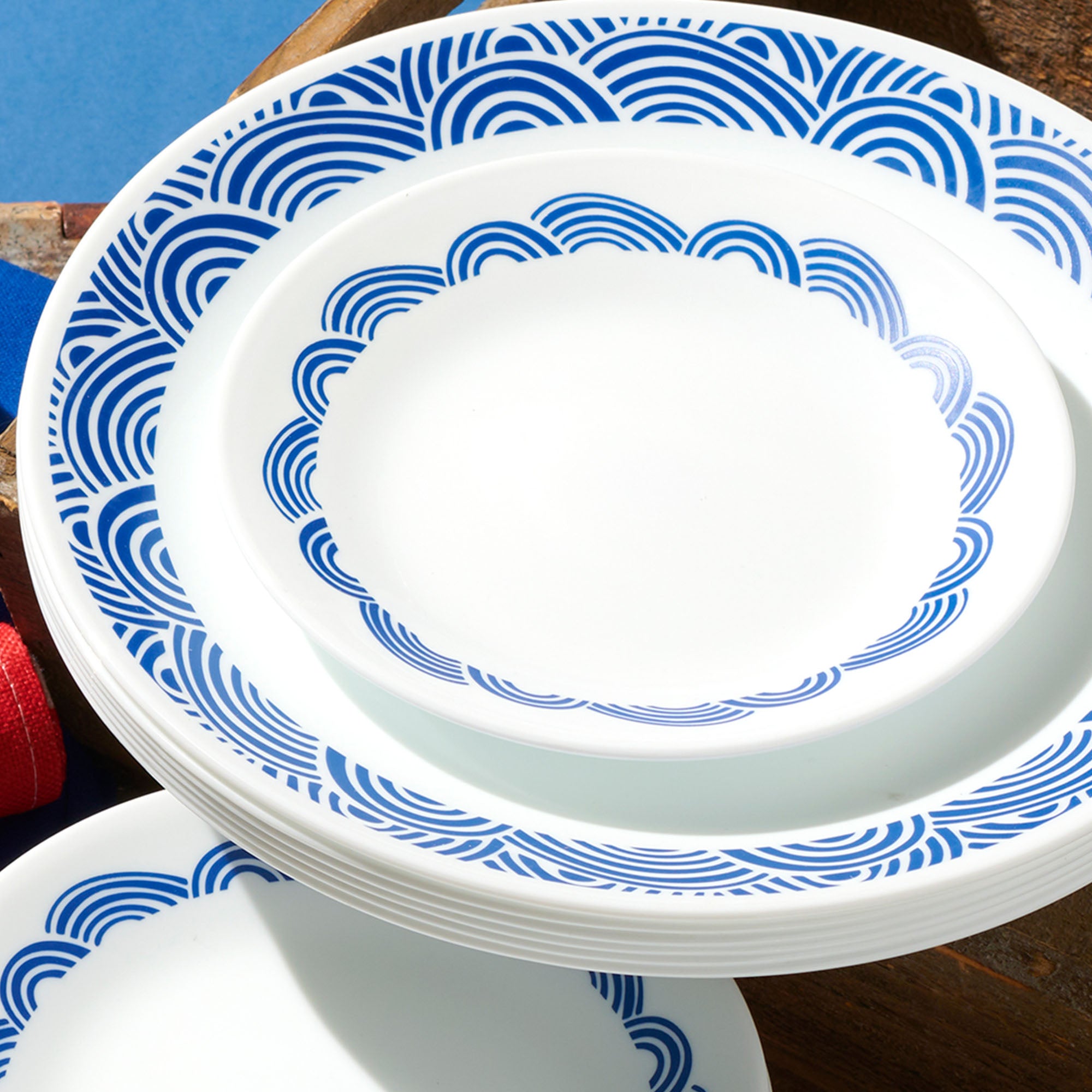 Corelle Rolling Waves 18-piece Dinnerware Set. Service for 6 - Image 6
